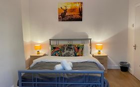 Central Stratford Cozy Double Room